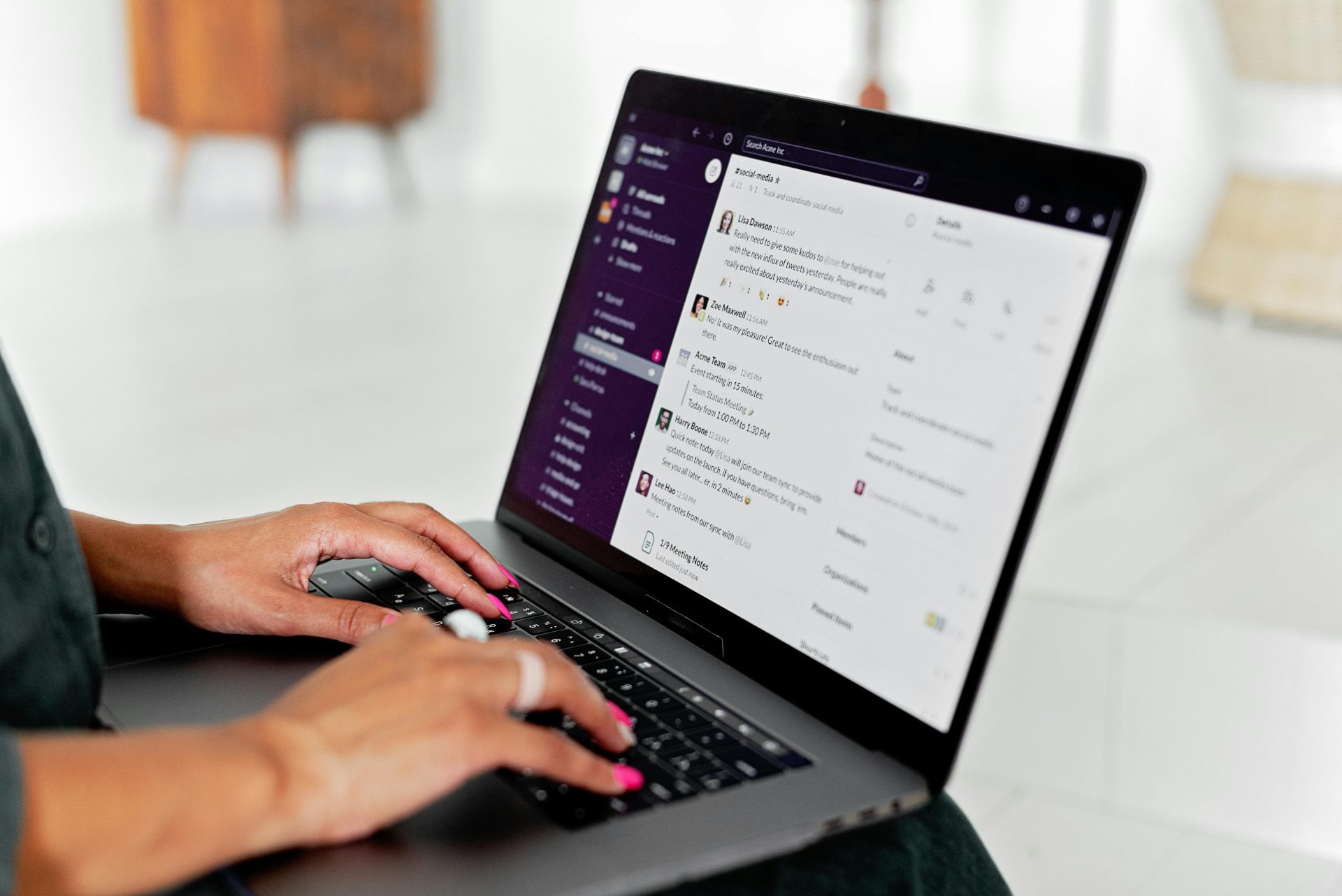 Email Communication Programs Internal Communication Software vs. Email: A Complete Comparison ...