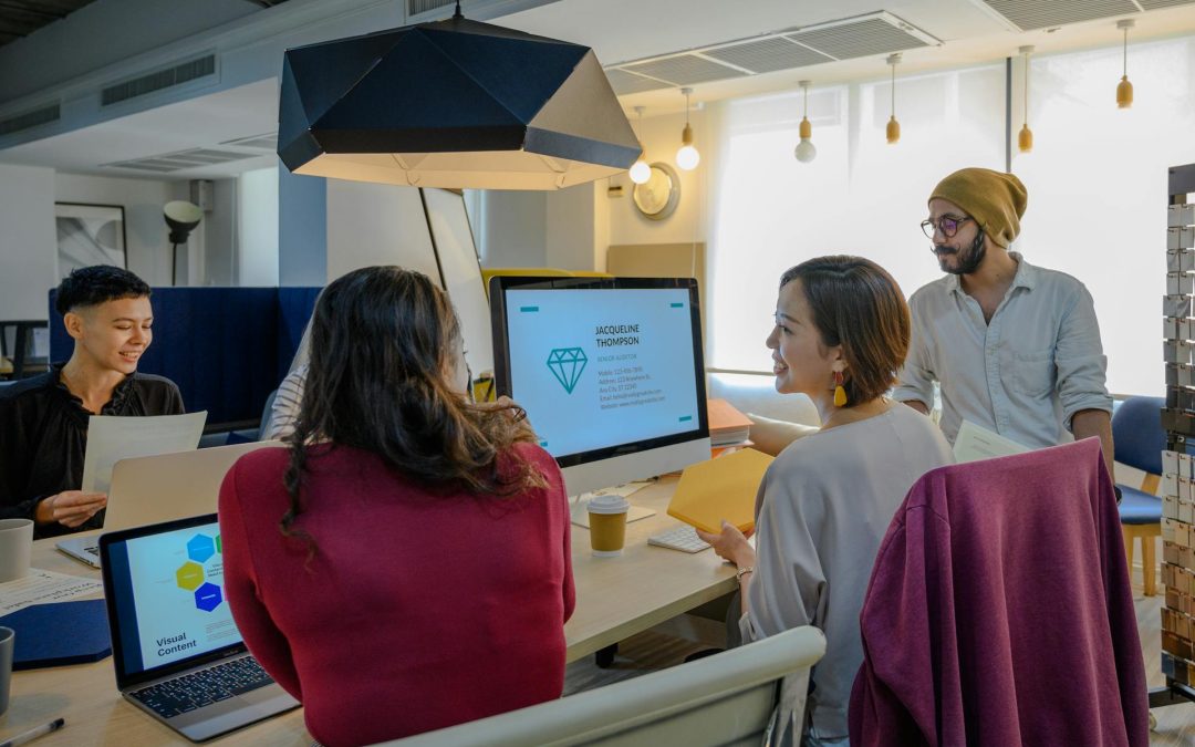 How to Turn Every Desktop Into a Communication Channel: Corporate Desktop Communications