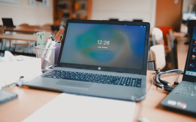 Articles 1 From Lock Screens to Culture Change: The Ambient Employee Communication Tech That’s Quietly Boosting Alignment in Hybrid Africa
