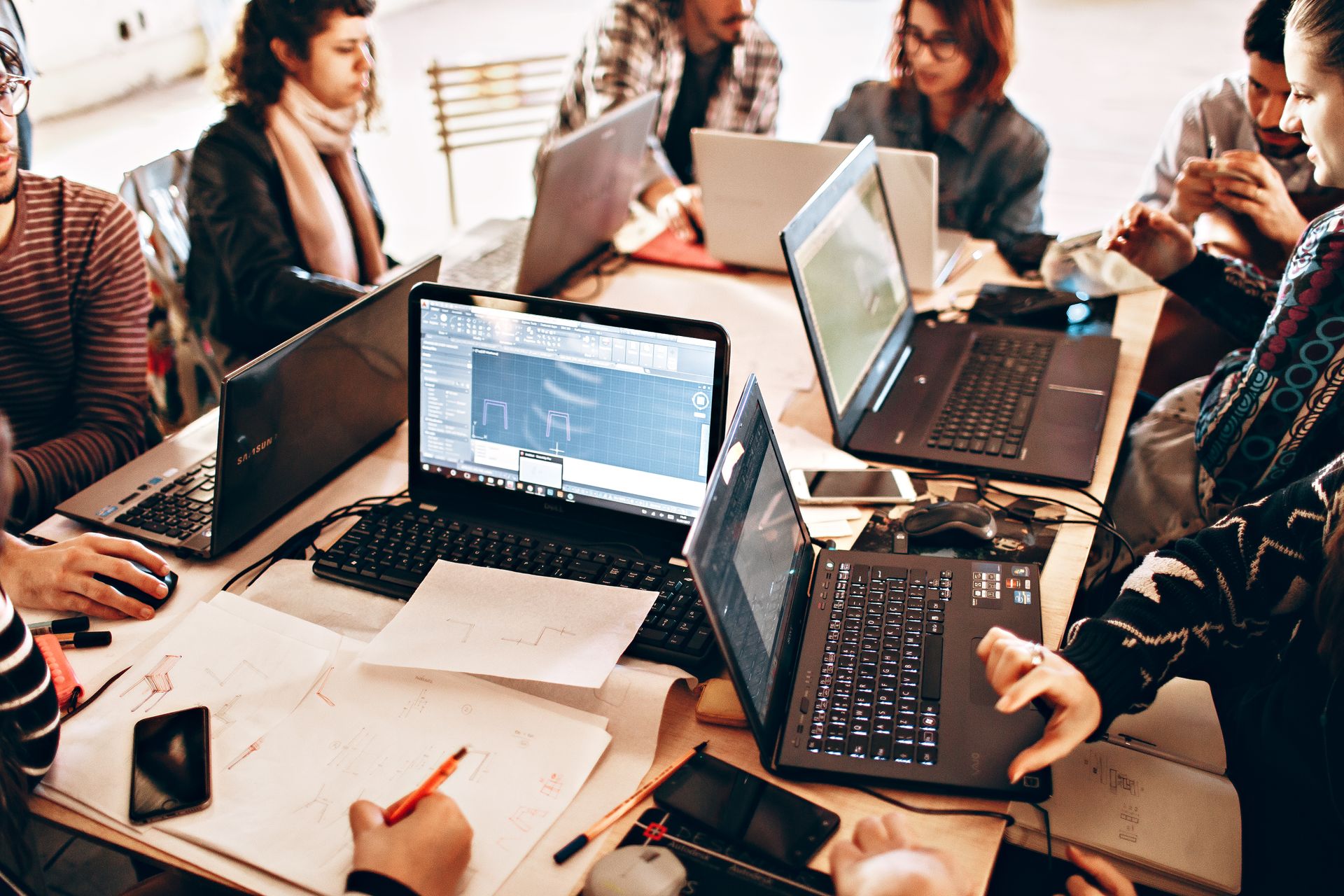 Desktop Alerts for Employee Compliance: Why Smart Organizations Are Moving Beyond Email